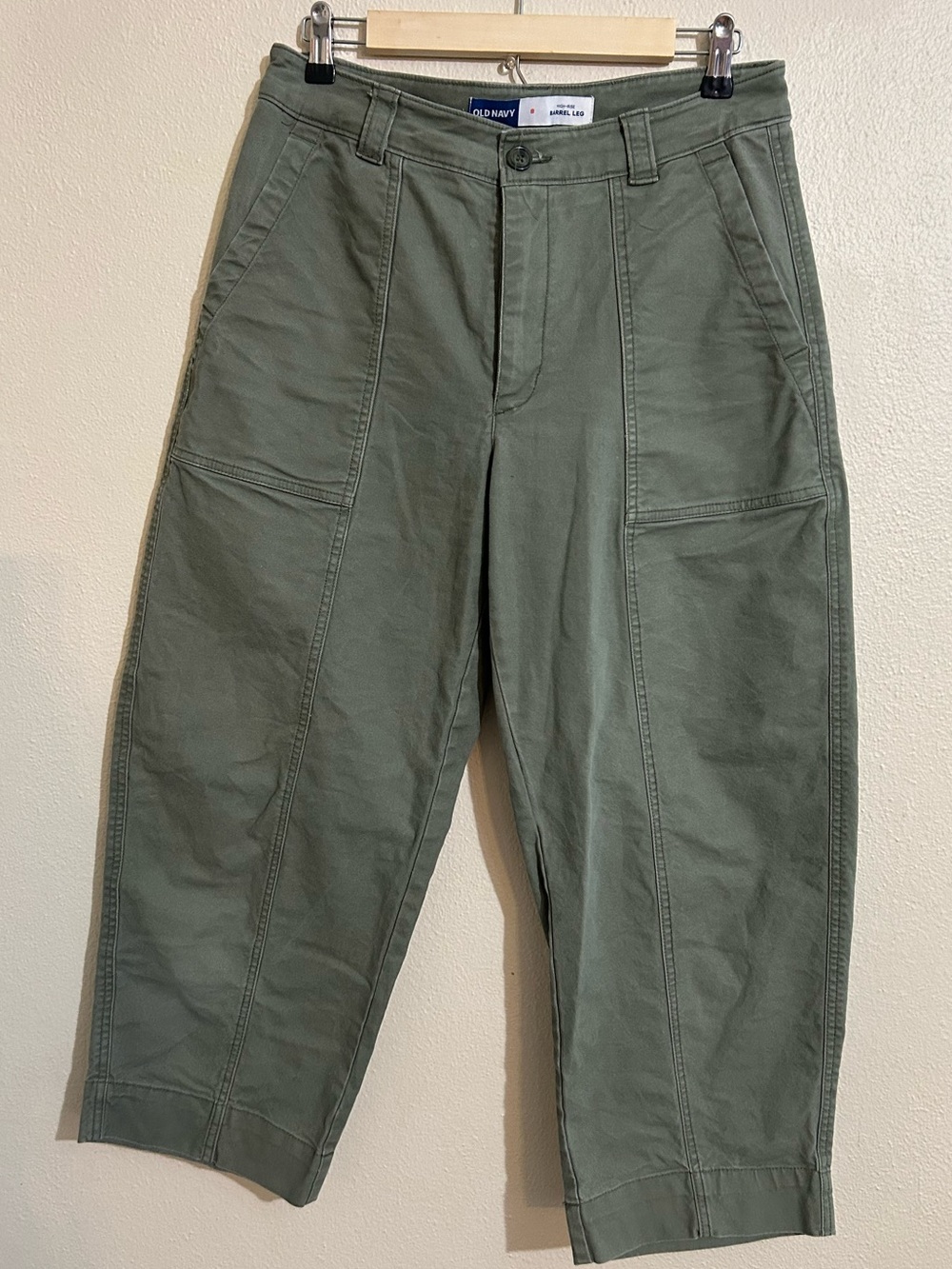 Old Navy Women’s Olive Green Barrel Leg Pants Size 8